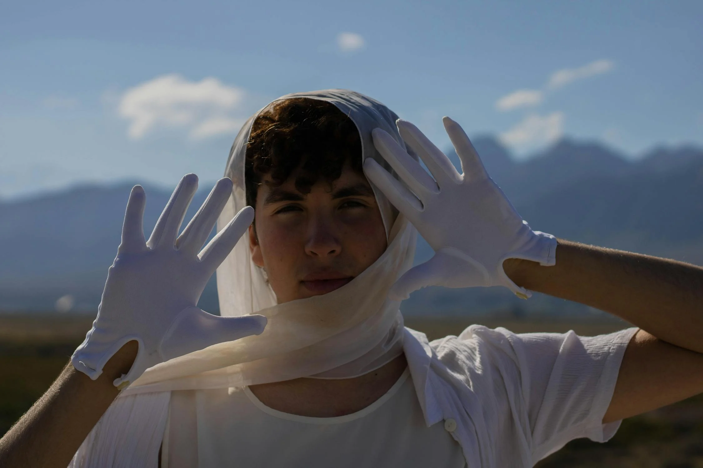 Revealing How Gender-Neutral Fashion is Reshaping Identity and Challenging Style Rules